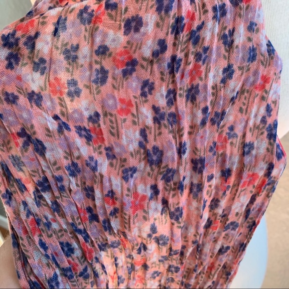 Pink floral scarf - Picture 2 of 2